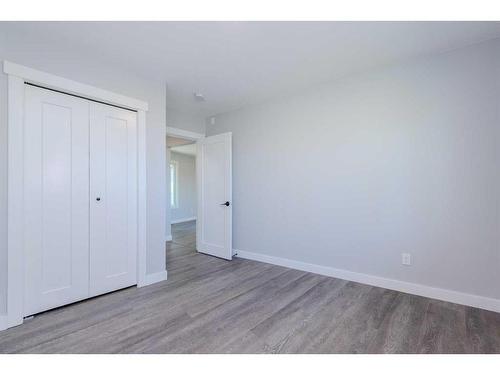 261025 Mountain View Road Nw, Calgary, AB - Indoor Photo Showing Other Room