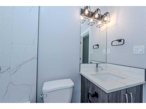 261025 Mountain View Road Nw, Calgary, AB - Indoor Photo Showing Bathroom