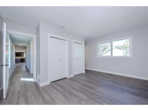 261025 Mountain View Road Nw, Calgary, AB - Indoor Photo Showing Other Room