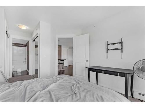 2417-11 Mahogany Row Se, Calgary, AB - Indoor Photo Showing Bedroom