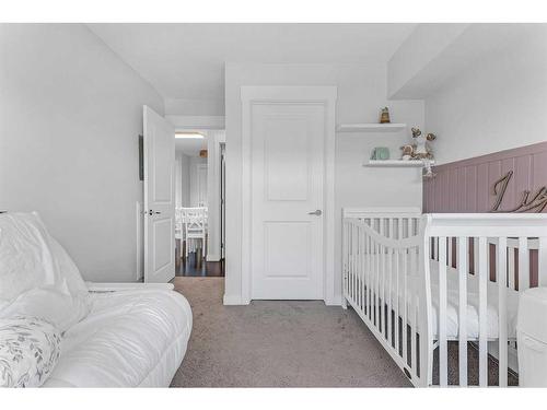 2417-11 Mahogany Row Se, Calgary, AB - Indoor Photo Showing Bedroom