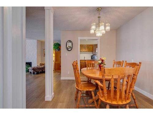 302-3730 50 Street Nw, Calgary, AB - Indoor Photo Showing Dining Room