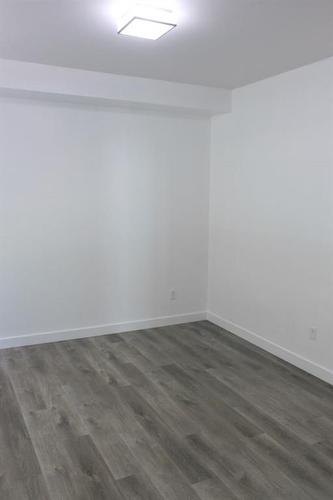 114-305 18 Avenue Sw, Calgary, AB - Indoor Photo Showing Other Room