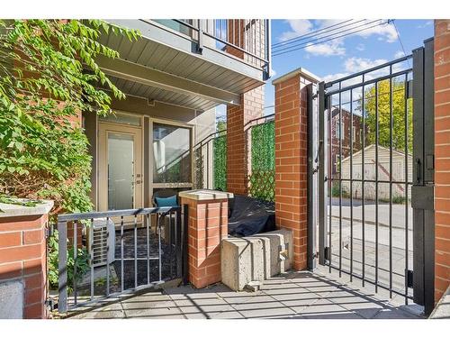 114-305 18 Avenue Sw, Calgary, AB - Outdoor With Deck Patio Veranda With Exterior