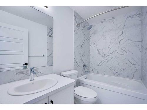 57 Legacy Reach Crescent, Calgary, AB - Indoor Photo Showing Bathroom