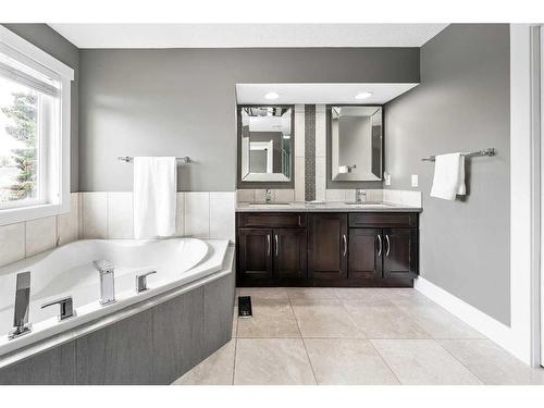 1414 26A Street Sw, Calgary, AB - Indoor Photo Showing Bathroom