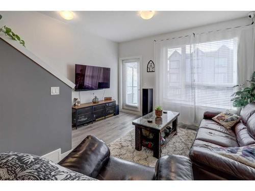 22 Evanscrest Park Nw, Calgary, AB - Indoor Photo Showing Living Room