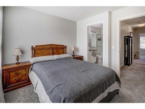 22 Evanscrest Park Nw, Calgary, AB - Indoor Photo Showing Bedroom