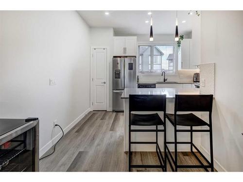 22 Evanscrest Park Nw, Calgary, AB - Indoor Photo Showing Kitchen