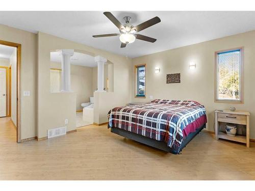 20-31222 Range Road 20A, Rural Mountain View County, AB - Indoor Photo Showing Bedroom