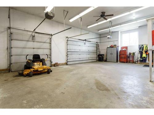 20-31222 Range Road 20A, Rural Mountain View County, AB - Indoor Photo Showing Garage