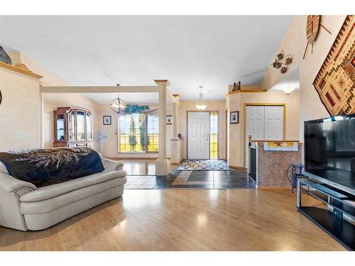 20-31222 Range Road 20A, Rural Mountain View County, AB - Indoor Photo Showing Living Room