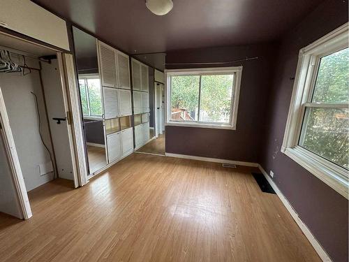 4102 16 Avenue Se, Calgary, AB - Indoor Photo Showing Other Room