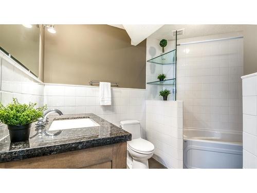 904 Patterson View Sw, Calgary, AB - Indoor Photo Showing Bathroom