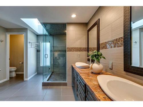 417 Douglas Woods Place Se, Calgary, AB - Indoor Photo Showing Bathroom