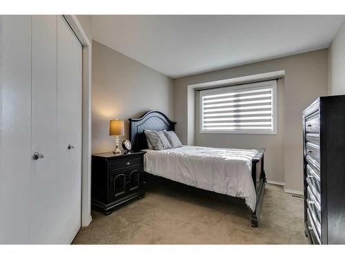 417 Douglas Woods Place Se, Calgary, AB - Indoor Photo Showing Bedroom