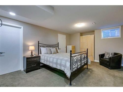 417 Douglas Woods Place Se, Calgary, AB - Indoor Photo Showing Bedroom