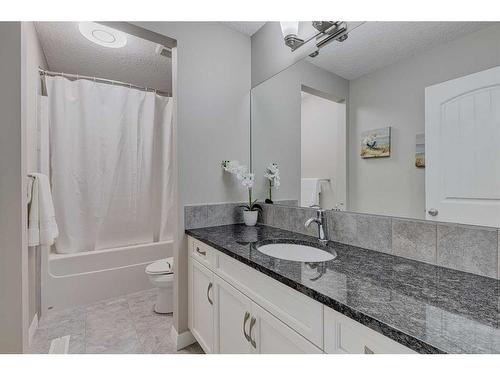 70 Auburn Springs Close Se, Calgary, AB - Indoor Photo Showing Bathroom