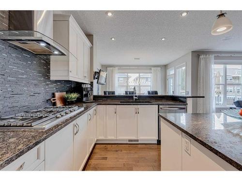 70 Auburn Springs Close Se, Calgary, AB - Indoor Photo Showing Kitchen