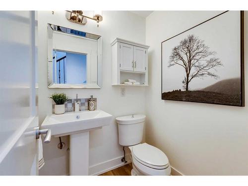 12222 Lake Erie Road Se, Calgary, AB - Indoor Photo Showing Bathroom