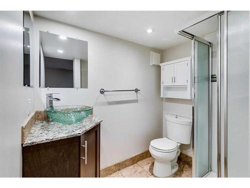 12222 Lake Erie Road Se, Calgary, AB - Indoor Photo Showing Bathroom