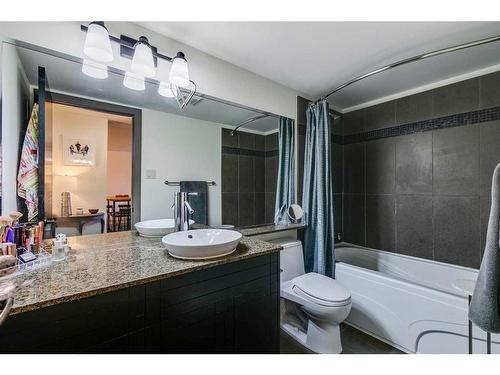 408-812 14 Avenue Sw, Calgary, AB - Indoor Photo Showing Bathroom