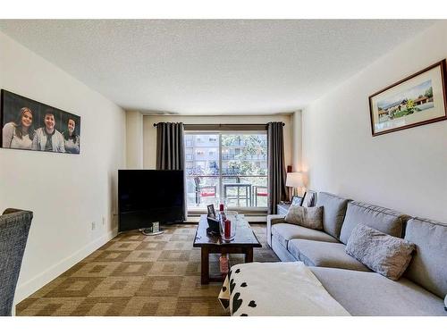 408-812 14 Avenue Sw, Calgary, AB - Indoor Photo Showing Living Room