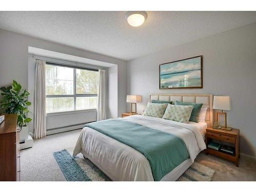 428-22 Richard Place Sw, Calgary, AB - Indoor Photo Showing Bedroom