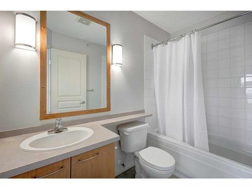 428-22 Richard Place Sw, Calgary, AB - Indoor Photo Showing Bathroom