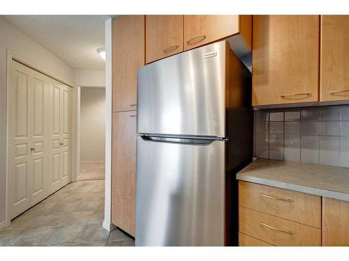 428-22 Richard Place Sw, Calgary, AB - Indoor Photo Showing Kitchen