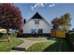 123 Huntchester Crescent NE Calgary, AB T2K 5G1