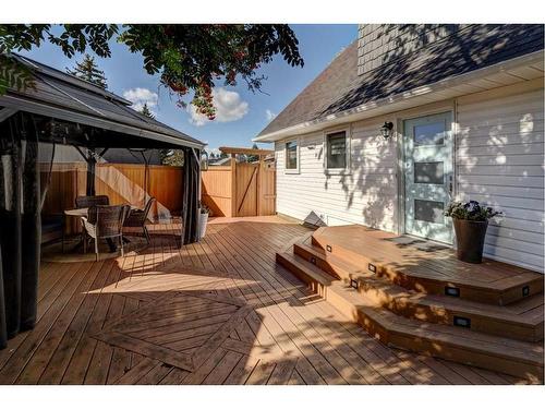 123 Huntchester Crescent Ne, Calgary, AB - Outdoor With Deck Patio Veranda With Exterior