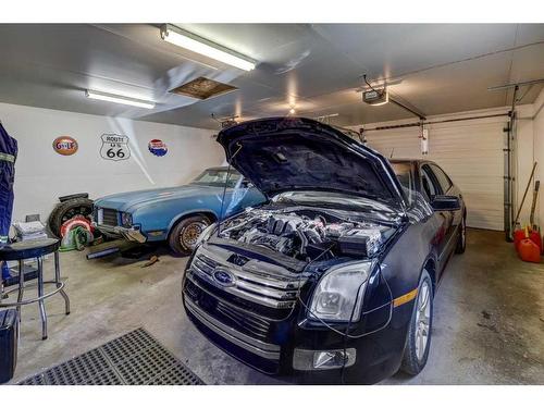 123 Huntchester Crescent Ne, Calgary, AB - Indoor Photo Showing Garage