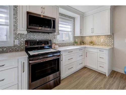 123 Huntchester Crescent Ne, Calgary, AB - Indoor Photo Showing Kitchen