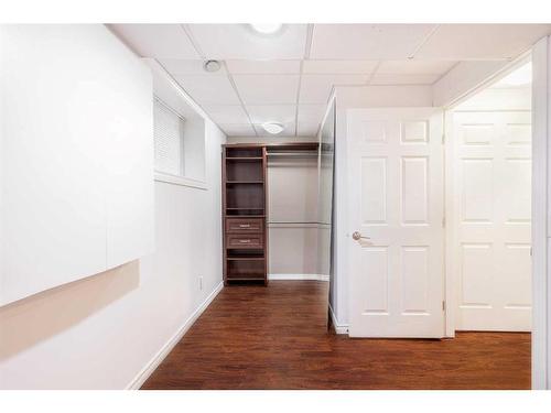 69 Citadel Mesa Close Nw, Calgary, AB - Indoor Photo Showing Laundry Room