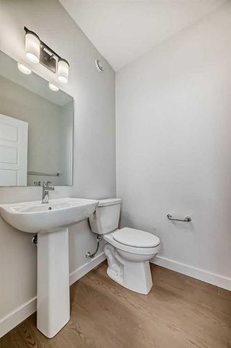 44 Carringvue Passage Nw, Calgary, AB - Indoor Photo Showing Bathroom