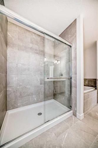 44 Carringvue Passage Nw, Calgary, AB - Indoor Photo Showing Bathroom