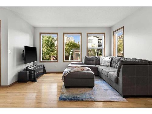 426 Tuscany Ridge Heights Nw, Calgary, AB - Indoor Photo Showing Living Room