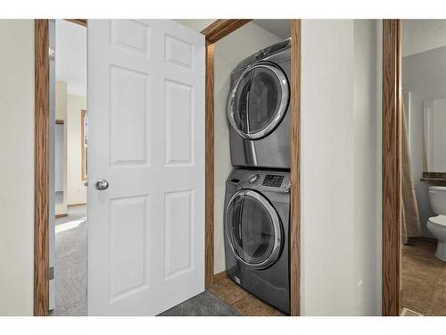 426 Tuscany Ridge Heights Nw, Calgary, AB - Indoor Photo Showing Laundry Room