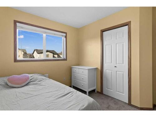 426 Tuscany Ridge Heights Nw, Calgary, AB - Indoor Photo Showing Bedroom