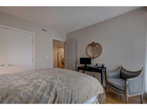 606-817 15 Avenue Sw, Calgary, AB - Indoor Photo Showing Bedroom