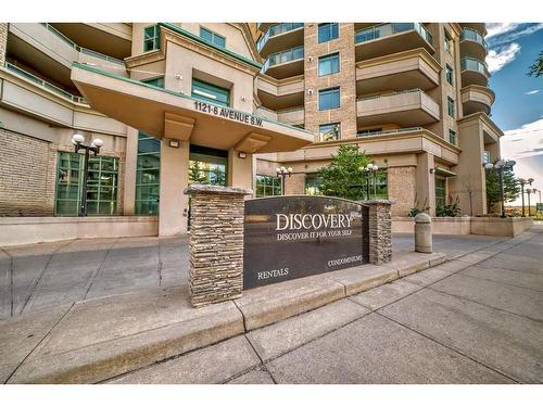 906-1121 6 Avenue Sw, Calgary, AB - Outdoor