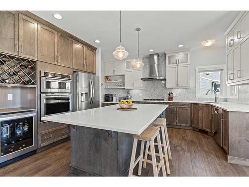 357 Bayside Crescent Sw, Airdrie, AB - Indoor Photo Showing Kitchen With Upgraded Kitchen