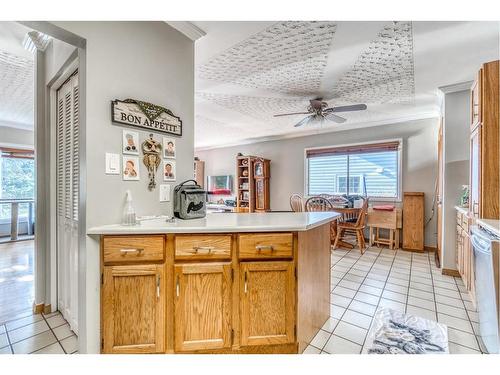 26 Butte Place Nw, Calgary, AB - Indoor Photo Showing Kitchen