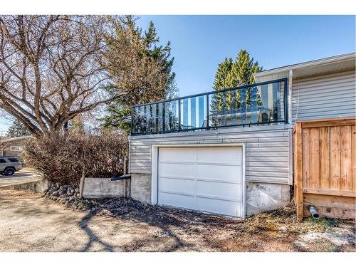 26 Butte Place Nw, Calgary, AB - Outdoor