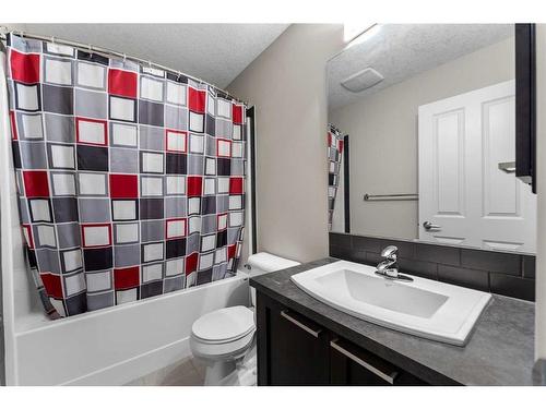 229 Copperpond Row Se, Calgary, AB - Indoor Photo Showing Bathroom