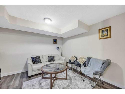 140 Saddlebrook Circle Ne, Calgary, AB - Indoor Photo Showing Living Room