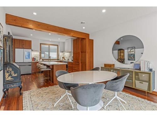 4-511 6Th Avenue, Canmore, AB - Indoor Photo Showing Dining Room