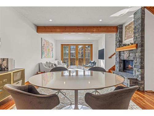 4-511 6Th Avenue, Canmore, AB - Indoor Photo Showing Living Room With Fireplace