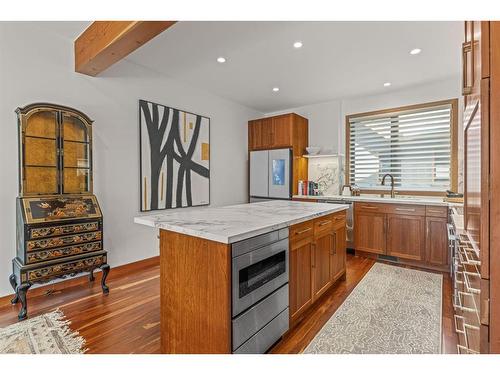 4-511 6Th Avenue, Canmore, AB - Indoor Photo Showing Kitchen